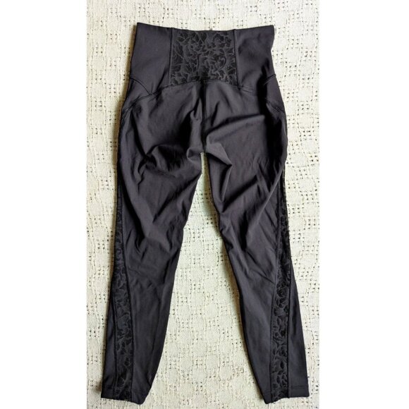 Lululemon Meant To Move 7/8 Tight Mesh Black Flocked Floral Leggings Pants 6 - Picture 4 of 7